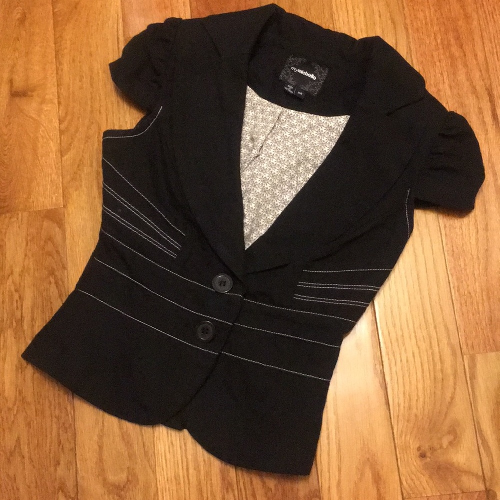 Juniors cap sleeve blazer